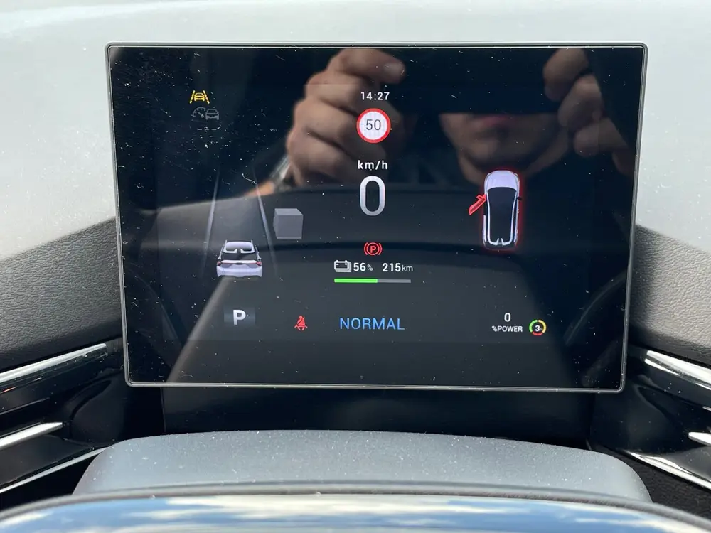 MG MG4 Luxury 64 kWh ORG NL DEALEROND 1E EIG SOH9 uit 2023, foto 8