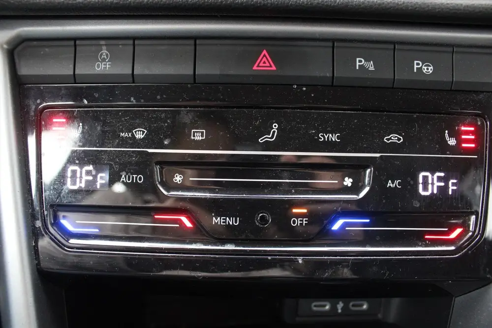 Volkswagen T-Roc 1.0 TSI *Business* | Carplay | Adaptive Cru uit 2023, foto 10