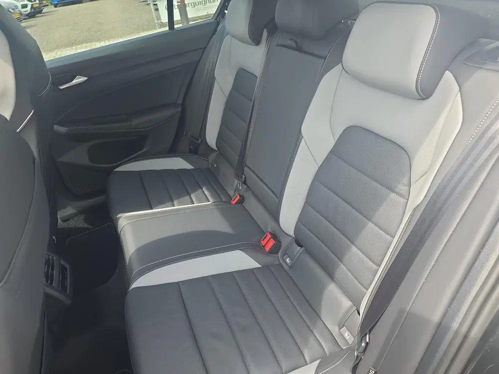 Volkswagen Golf 1.5 eHybrid GTE | Trekhaak | Pano Dak | Lede uit 2025, foto 7