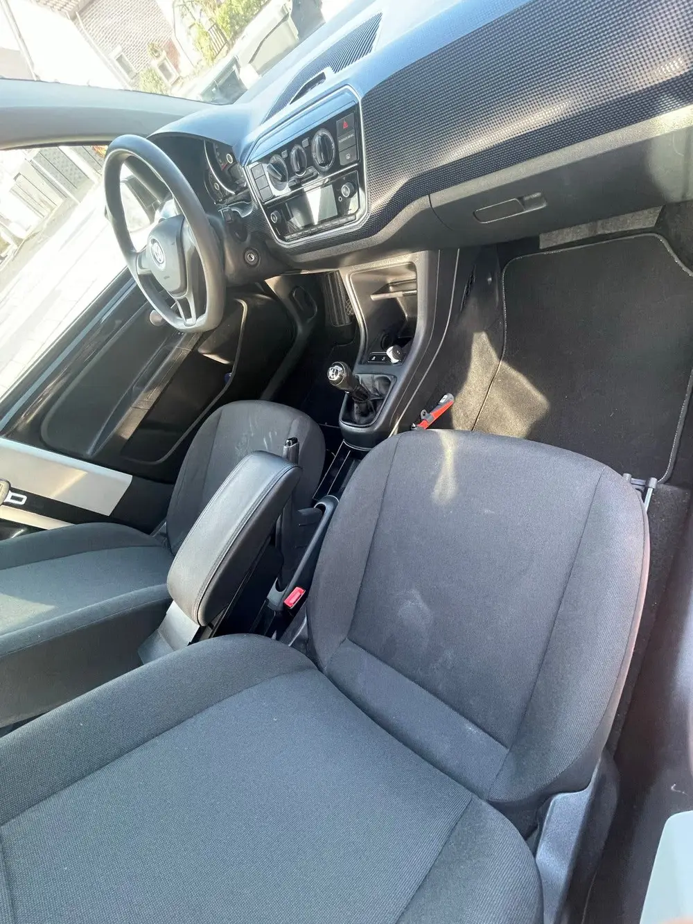 Volkswagen Up! 1.0 60PK 5D BMT 2019 Zwart uit 2019, foto 9
