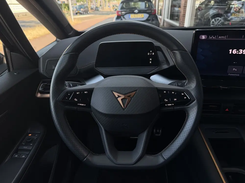 Cupra Born Adrenaline One 62 kWh uit 2021, foto 15
