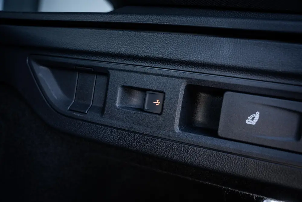 Volkswagen Passat Variant 1.5 eHybrid R-Line Black-Style Org uit 2025, foto 14