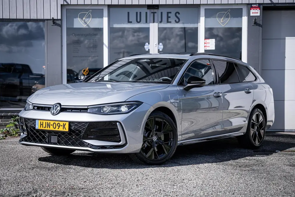 Volkswagen Passat Variant 1.5 eHybrid R-Line Black-Style Org uit 2025, foto 19