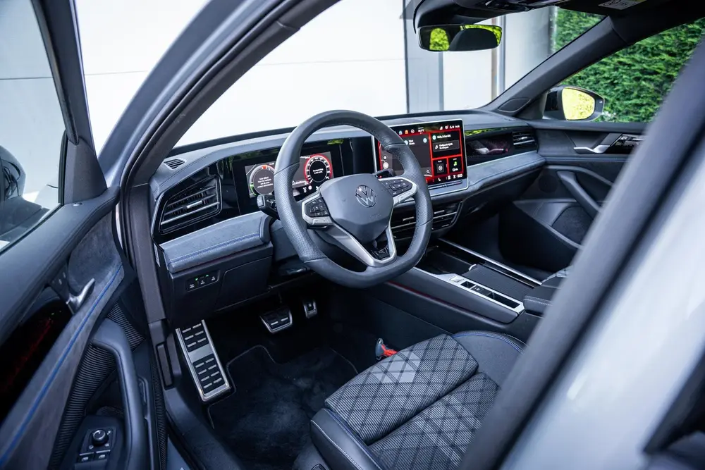 Volkswagen Passat Variant 1.5 eHybrid R-Line Black-Style Org uit 2025, foto 3