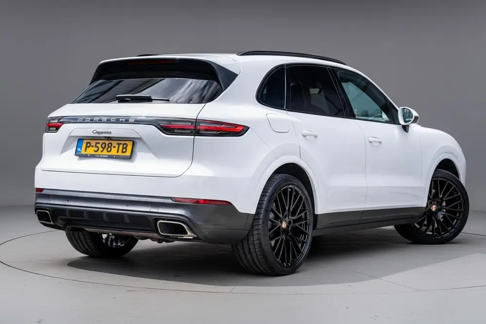 Porsche Cayenne 3.0 V6 340pk Pano-dak|360|22''|Nappaleder| uit 2019, foto 2