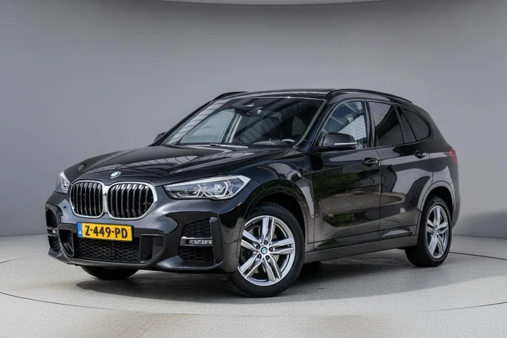 BMW X1 xDrive20i 192pk M-Sport Pano-dak uit 2020