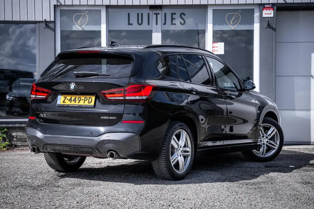 BMW X1 xDrive20i 192pk M-Sport Pano-dak uit 2020, foto 10