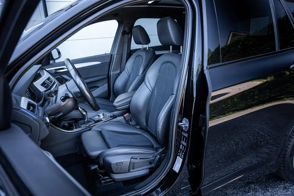 BMW X1 xDrive20i 192pk M-Sport Pano-dak uit 2020, foto 4