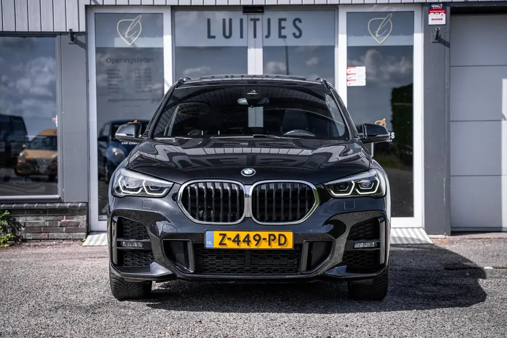 BMW X1 xDrive20i 192pk M-Sport Pano-dak uit 2020, foto 6