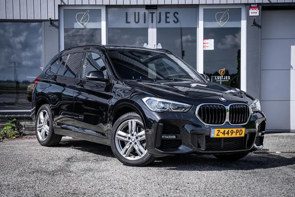 BMW X1 xDrive20i 192pk M-Sport Pano-dak uit 2020, foto 7