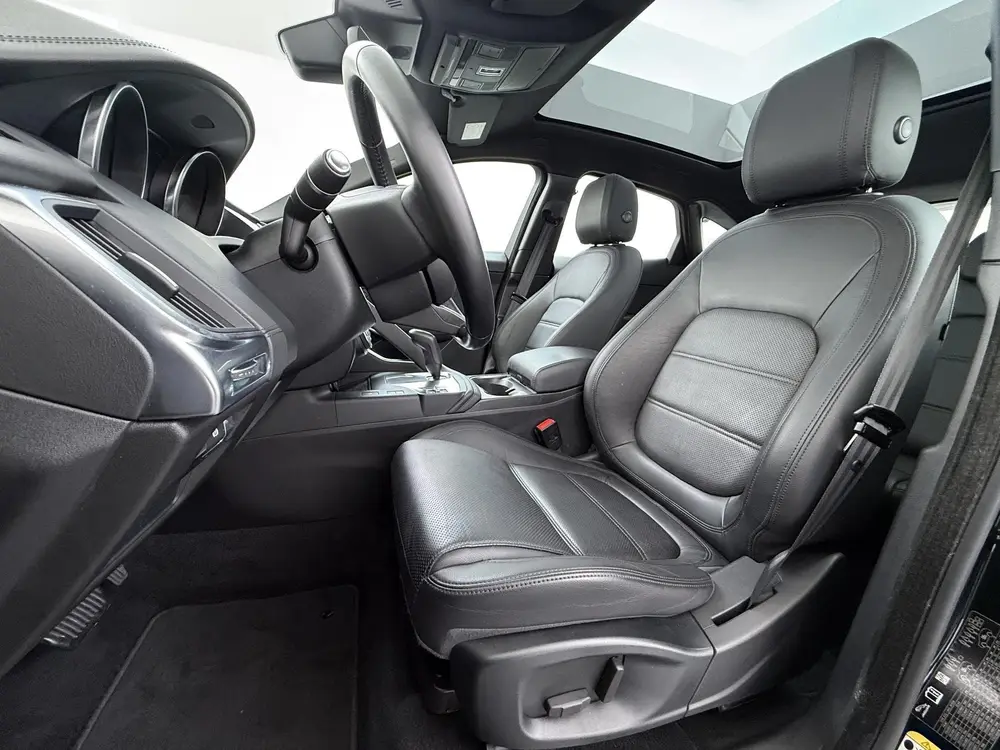 Jaguar E-Pace 2.0 P200 AWD R-Dynamic RIJKLAARPRIJS INCL 12 M uit 2020, foto 20