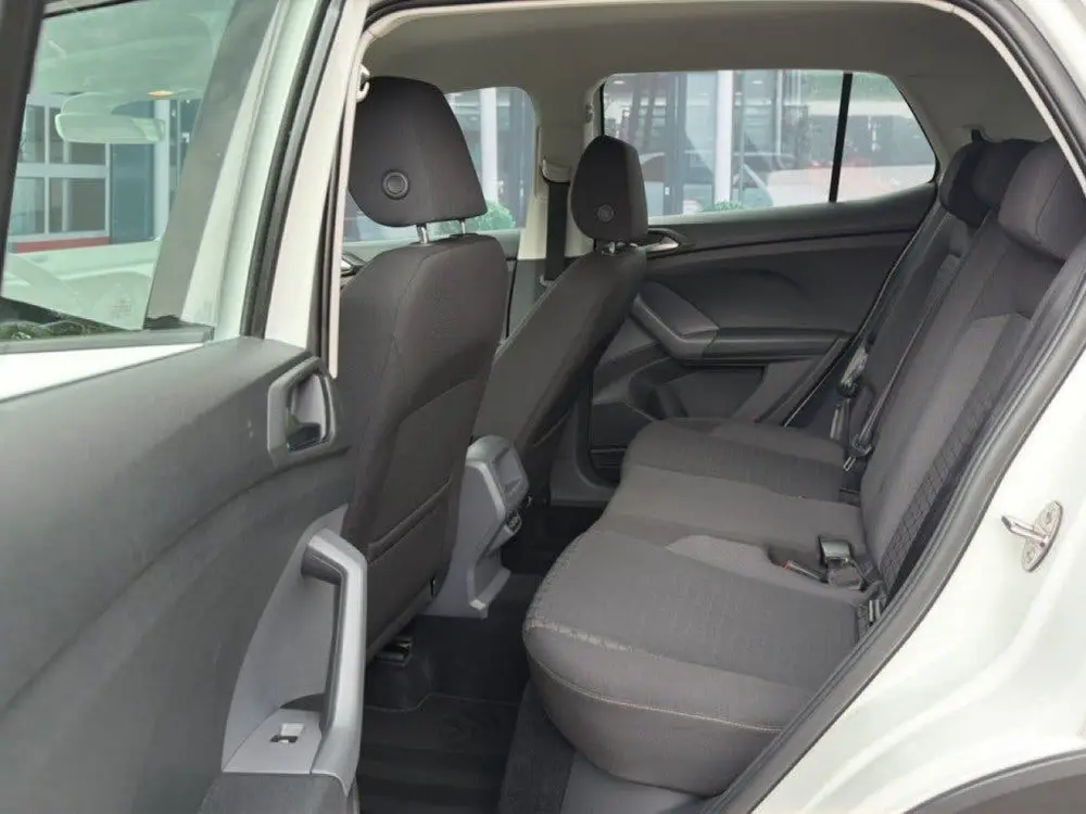 Volkswagen T-CROSS 1.0 TSI LIFE 95PK ACC/STOELVERW/PDC uit 2020, foto 12