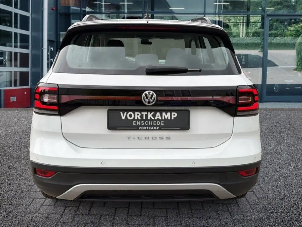 Volkswagen T-CROSS 1.0 TSI LIFE 95PK ACC/STOELVERW/PDC uit 2020, foto 6