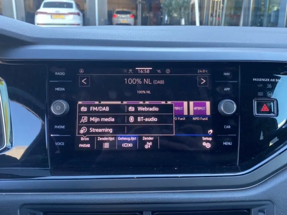 Volkswagen Polo 1.0 TSI R-LINE DIGITALE-COCKPIT/NAVI/CAMERA/ uit 2023, foto 20