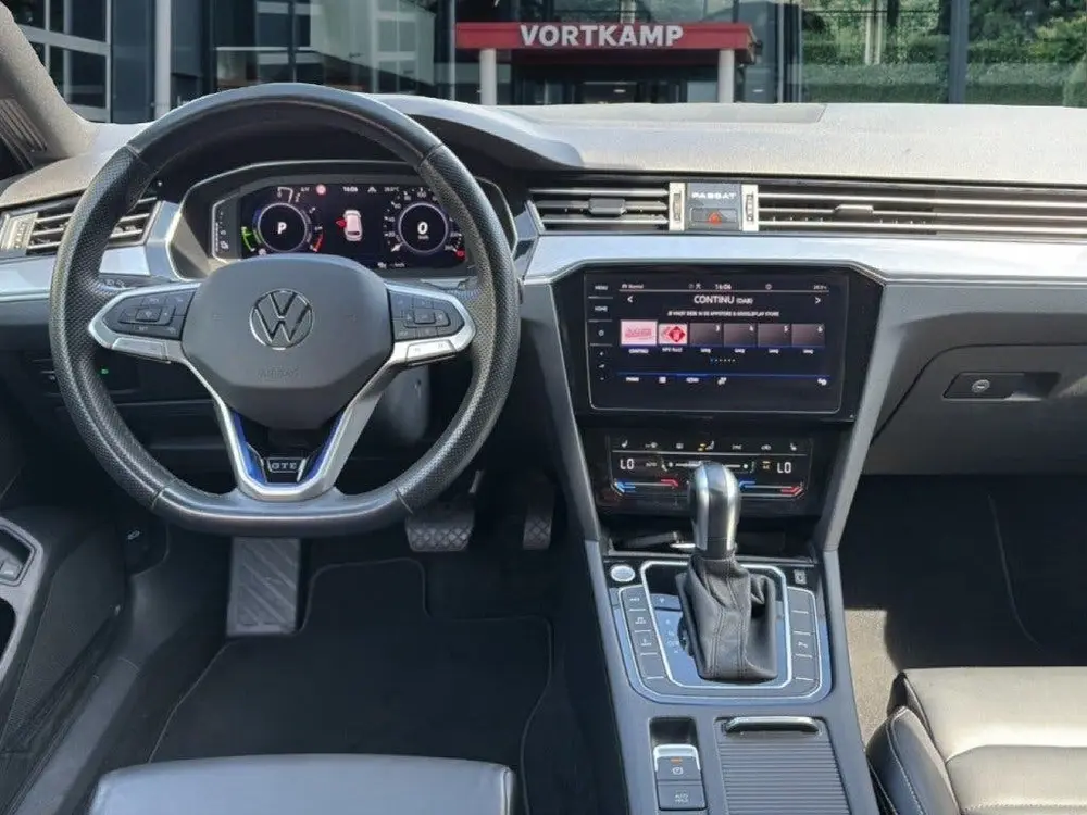 Volkswagen PASSAT 1.4 TSI GTE DSG BUSINESS TREKHAAK/LEDER/CA uit 2021, foto 16