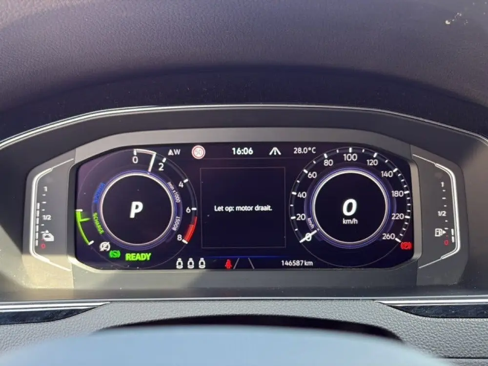 Volkswagen PASSAT 1.4 TSI GTE DSG BUSINESS TREKHAAK/LEDER/CA uit 2021, foto 17