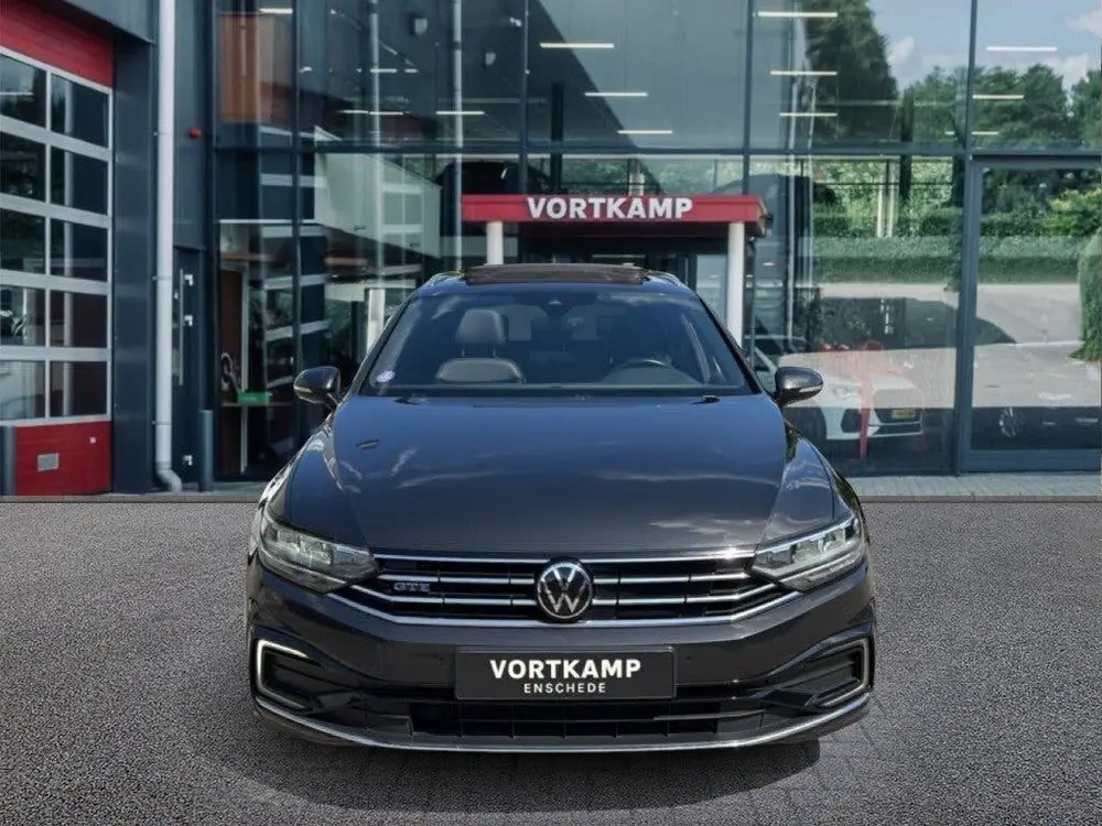 Volkswagen PASSAT 1.4 TSI GTE DSG BUSINESS TREKHAAK/LEDER/CA uit 2021, foto 2