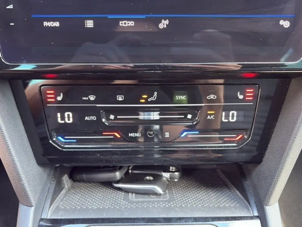 Volkswagen PASSAT 1.4 TSI GTE DSG BUSINESS TREKHAAK/LEDER/CA uit 2021, foto 20