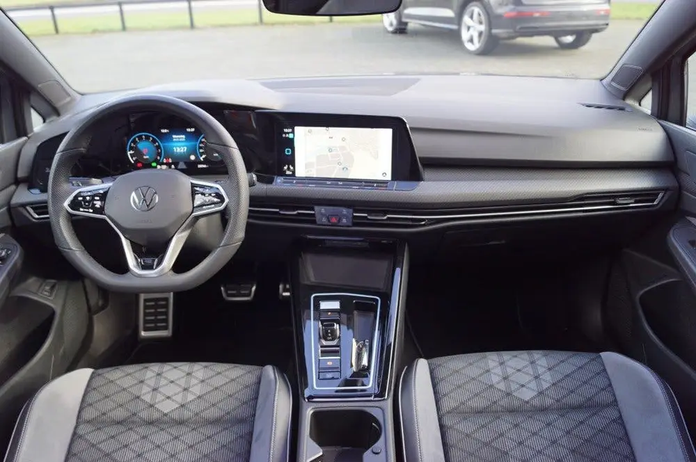 Volkswagen Golf Variant 1.5 eTSI DSG R-Line 150pk /Panodak / uit 2024, foto 4
