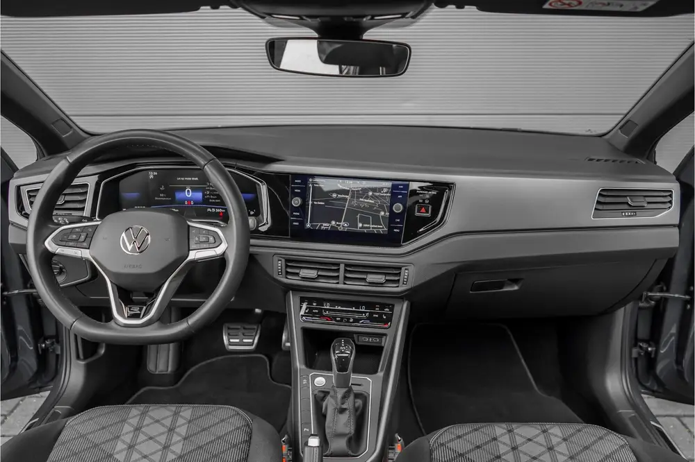 Volkswagen Polo 1.0 TSI R-Line Pano ACC Camera IQ Light Virt uit 2023, foto 2