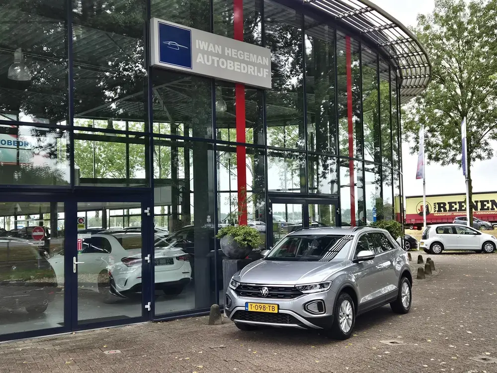 Volkswagen T-Roc 1.0 TSI Life | Navigatie | Digitaal Dashboard | Adapt. Cruise Control T-Roc 1.0 TSI Life | Navigatie | Digitaal dashboa uit 2023, foto 3