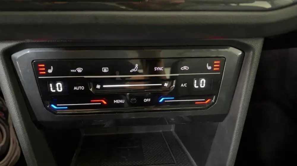 Volkswagen Tiguan Facelift 1.5 TSI Life Business (bj 2020) uit 2020, foto 20