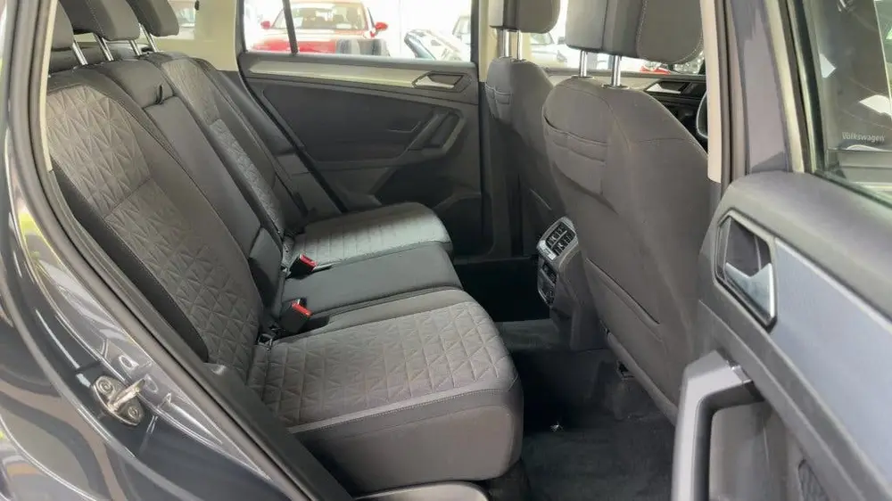 Volkswagen Tiguan Facelift 1.5 TSI Life Business (bj 2020) uit 2020, foto 9
