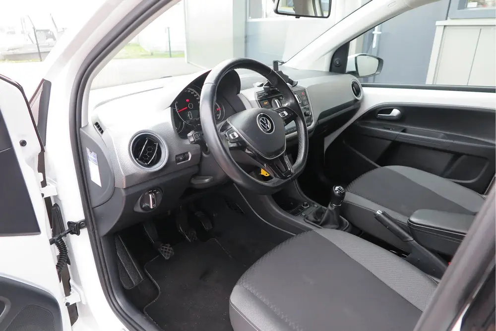 Volkswagen Up! 1.0 49kw 66pk Active, Cruisecontrol , Stoelve uit 2021, foto 16