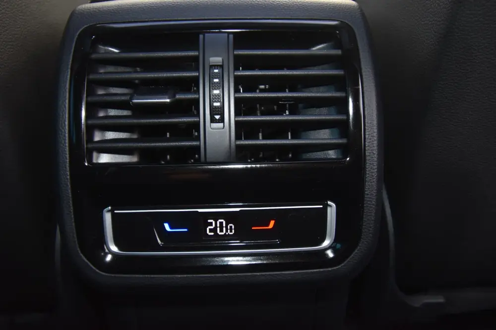 Volkswagen Passat Variant 1.5 TSI R-Line Business + , VIRTUA uit 2022, foto 14
