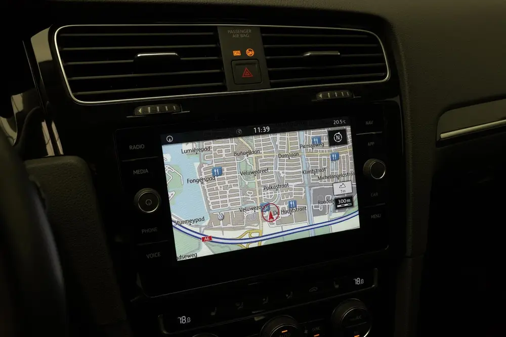 Volkswagen Golf 1.5 TSI Highline Business R |Massage|Carplay uit 2020, foto 17