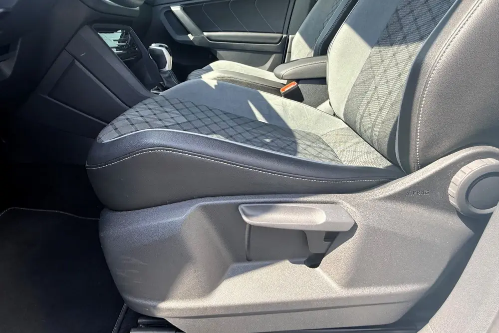 Volkswagen Tiguan 1.5 TSI 150pk R-Line Business+ BLACK STYLE uit 2022, foto 5