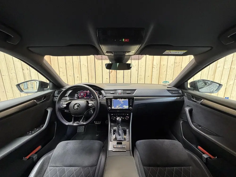 Skoda Superb 1.5 TSI ACT Sportline Business Automaat uit 2021, foto 3