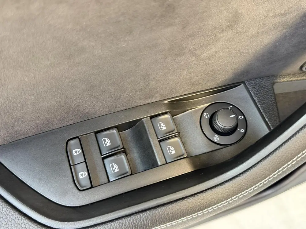 Skoda Superb 1.5 TSI ACT Sportline Business Automaat uit 2021, foto 4