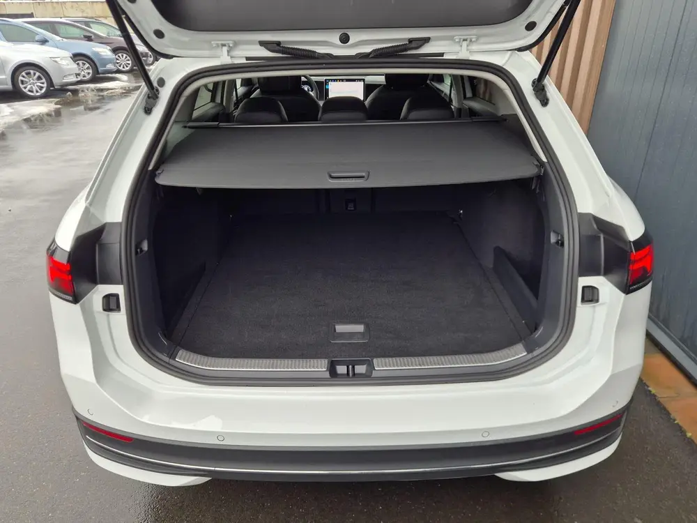 Volkswagen Passat Variant Passat Variant 1.5 eTSI Business | BTW | Virtual uit 2025, foto 18