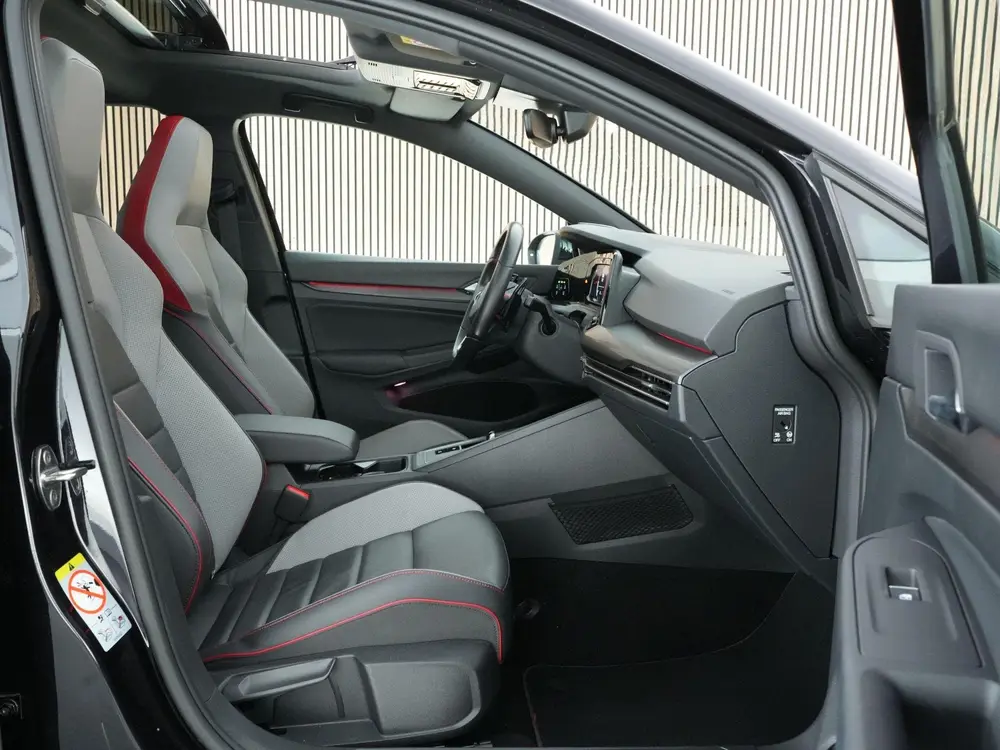 Volkswagen Golf GTI Clubsport 2.0 300pk TSI |panoramadak|Nü uit 2021, foto 4