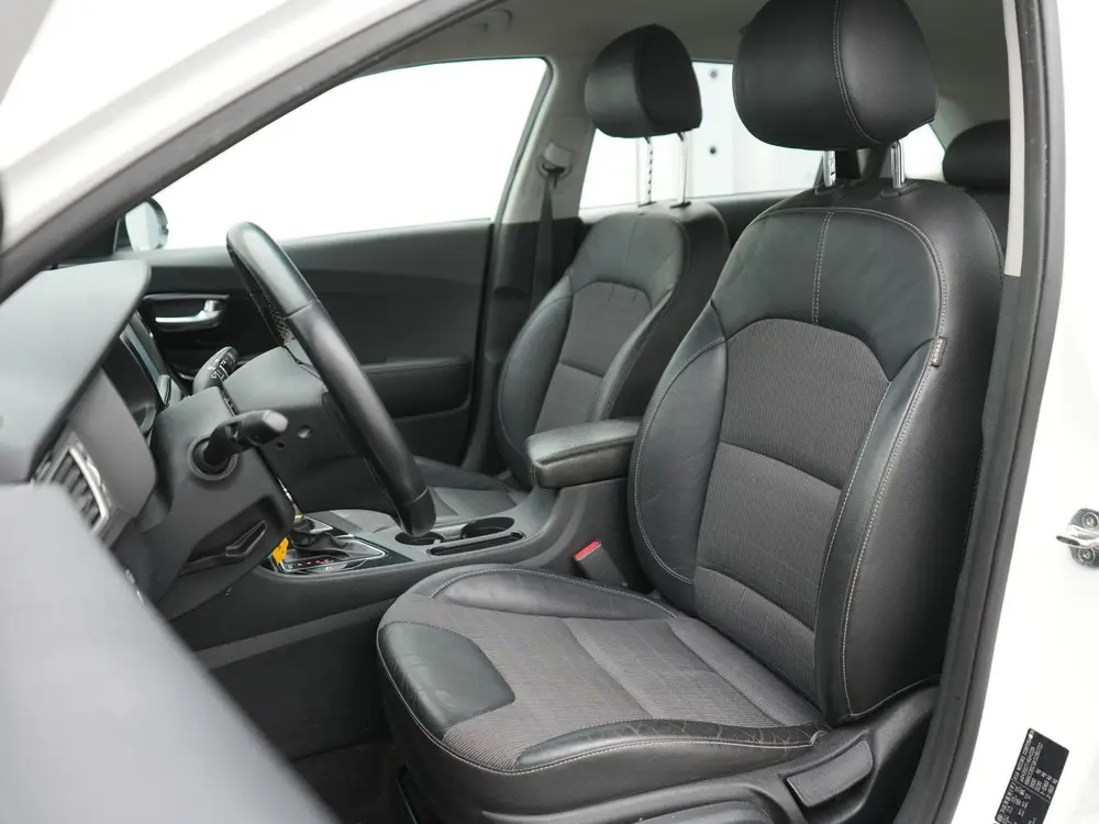 Kia Niro 1.6 GDi Hybrid DynamicLine | Trekhaak | 4-season ba uit 2019, foto 12