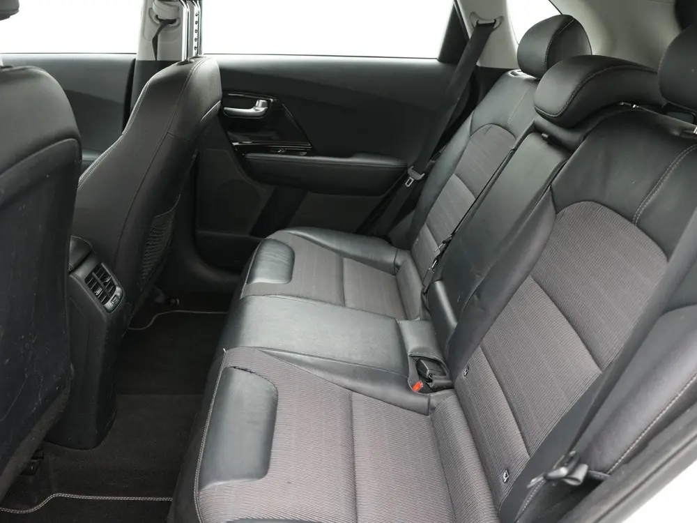Kia Niro 1.6 GDi Hybrid DynamicLine | Trekhaak | 4-season ba uit 2019, foto 13