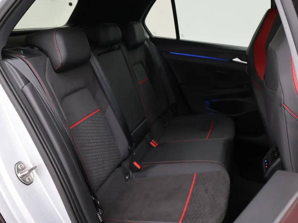 Volkswagen Golf 8 2.0 TSI GTI CLUBSPORT 300 PK MILLTEK | PAN uit 2021, foto 13