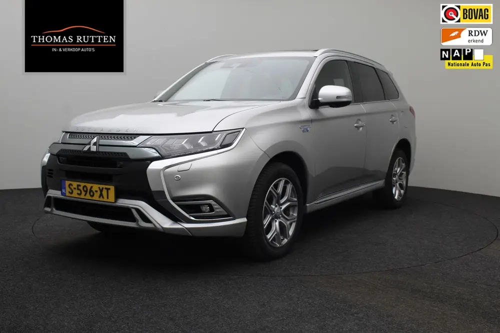 Mitsubishi Outlander 2.4 PHEV S-Edition 4WD 2019 | Navigatie uit 2019