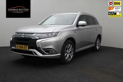 Mitsubishi Outlander 2.4 PHEV S-Edition 4WD 2019 | Navigatie uit 2019