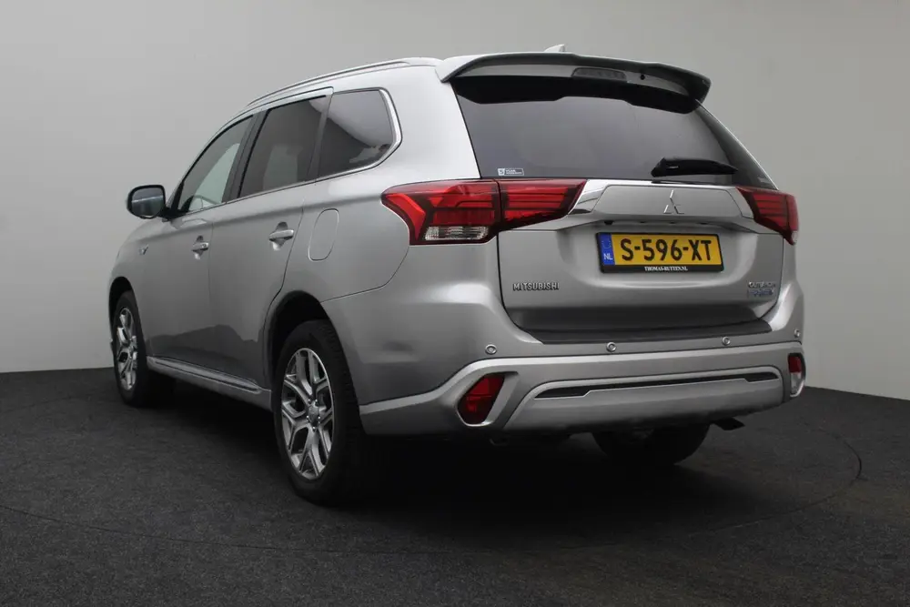 Mitsubishi Outlander 2.4 PHEV S-Edition 4WD 2019 | Navigatie uit 2019, foto 10