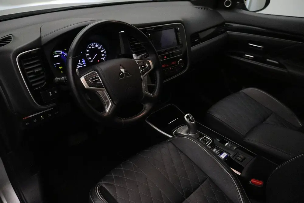 Mitsubishi Outlander 2.4 PHEV S-Edition 4WD 2019 | Navigatie uit 2019, foto 12