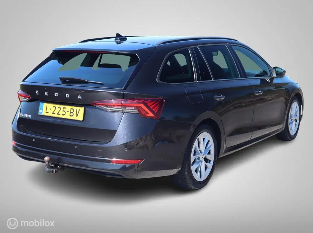 Skoda Octavia TSI 110 PK H6 Sport Zwarte Hemel uit 2021, foto 3