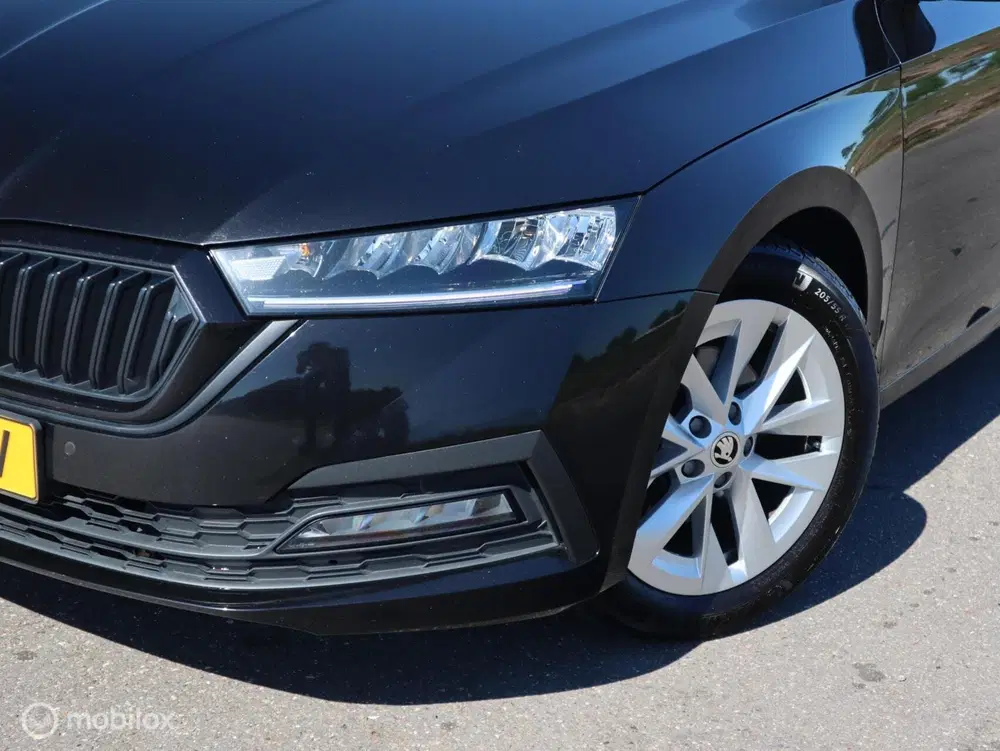 Skoda Octavia TSI 110 PK H6 Sport Zwarte Hemel uit 2021, foto 4
