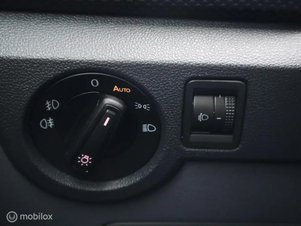 Volkswagen T-Cross 1.0 TSI Life NaviCarplay|Adaptive Cruise| uit 2021, foto 11