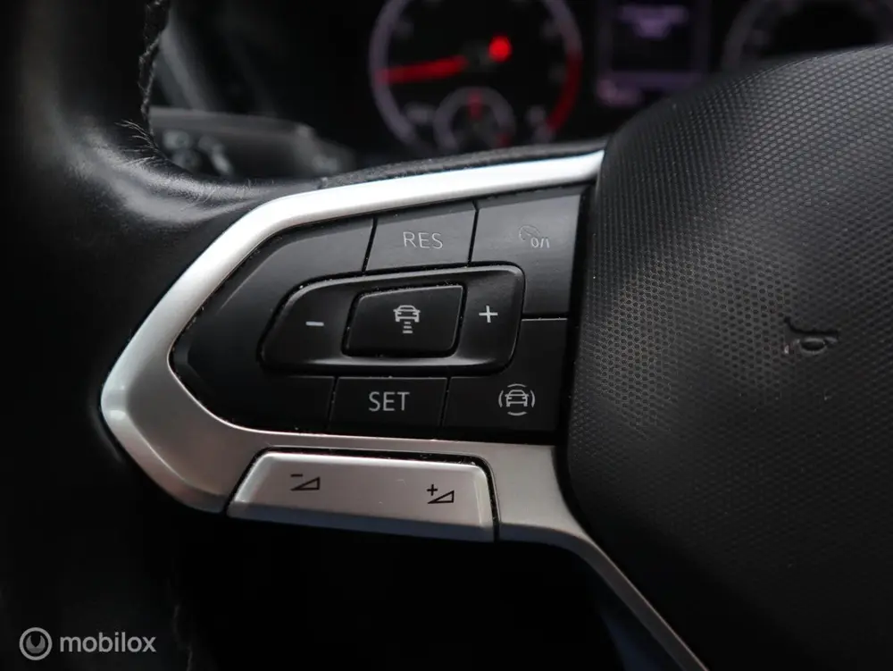 Volkswagen T-Cross 1.0 TSI Life NaviCarplay|Adaptive Cruise| uit 2021, foto 13