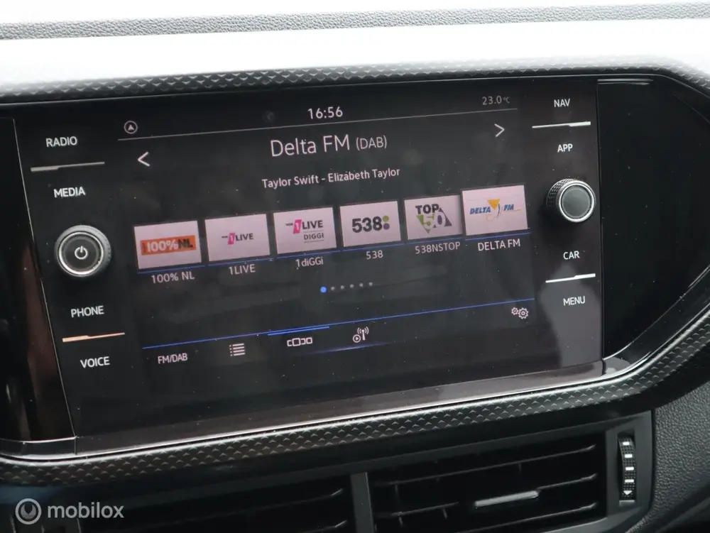 Volkswagen T-Cross 1.0 TSI Life NaviCarplay|Adaptive Cruise| uit 2021, foto 18