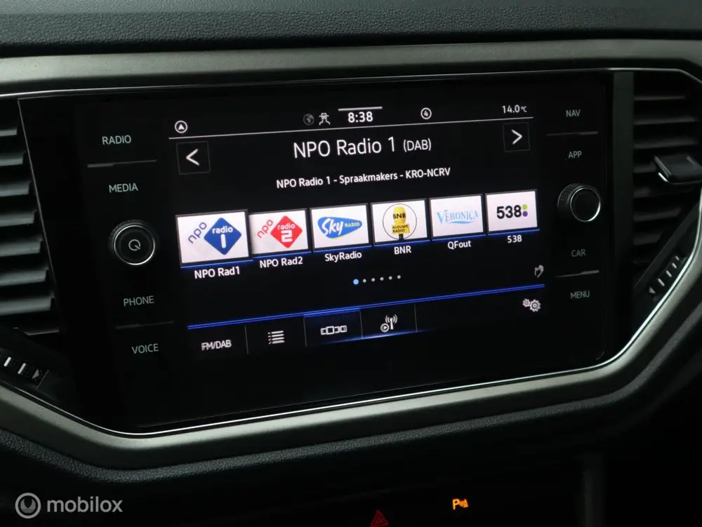 Volkswagen T-Roc TSI 110 PK H6 Style Navigatie|Stoelverw|Ada uit 2022, foto 18