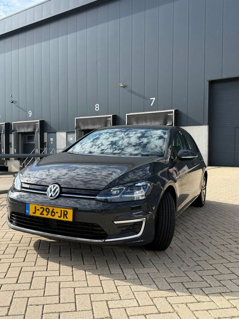 Volkswagen Golf E-Golf 136pk 2020 Grijs uit 2020
