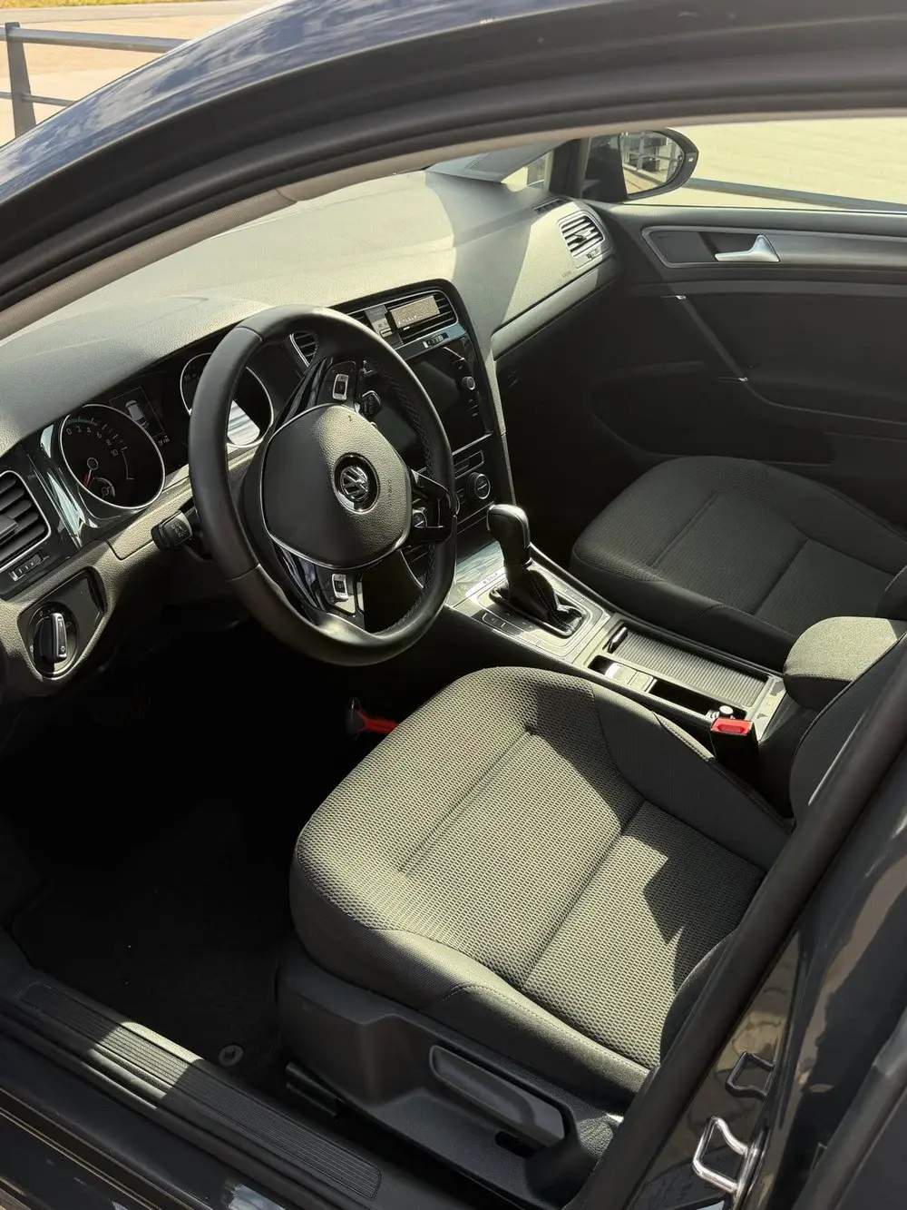 Volkswagen Golf E-Golf 136pk 2020 Grijs uit 2020, foto 10